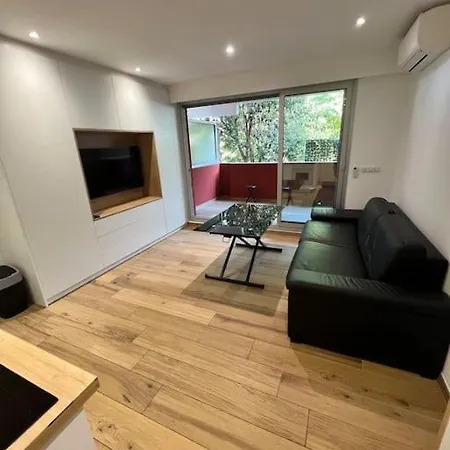 Dans Avec Piscine