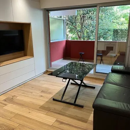 Dans Avec Piscine